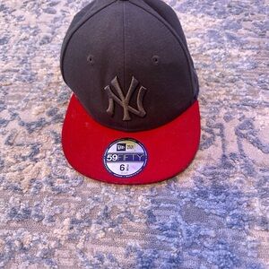 New Era Kids' Gray and Red Cap